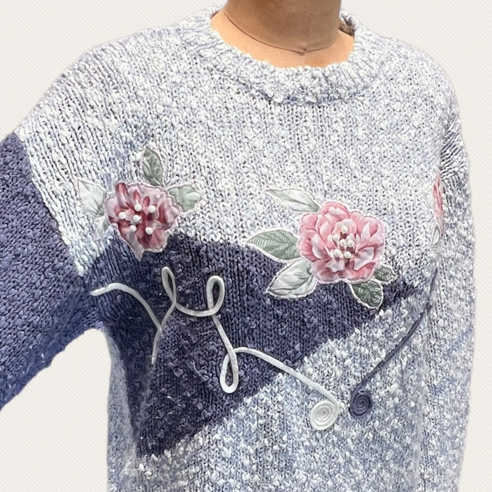 VINTAGE 80s pearl rose floral‎ knot sweater boucle texture yarn flower appliqué